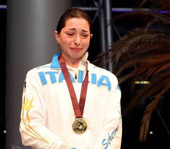 Brividi forti a Doha. Mara Navarria, allieva di Pouzanov, il maestro di spada scomparso due giorni prima, vince il Grand Prix Fie di spada